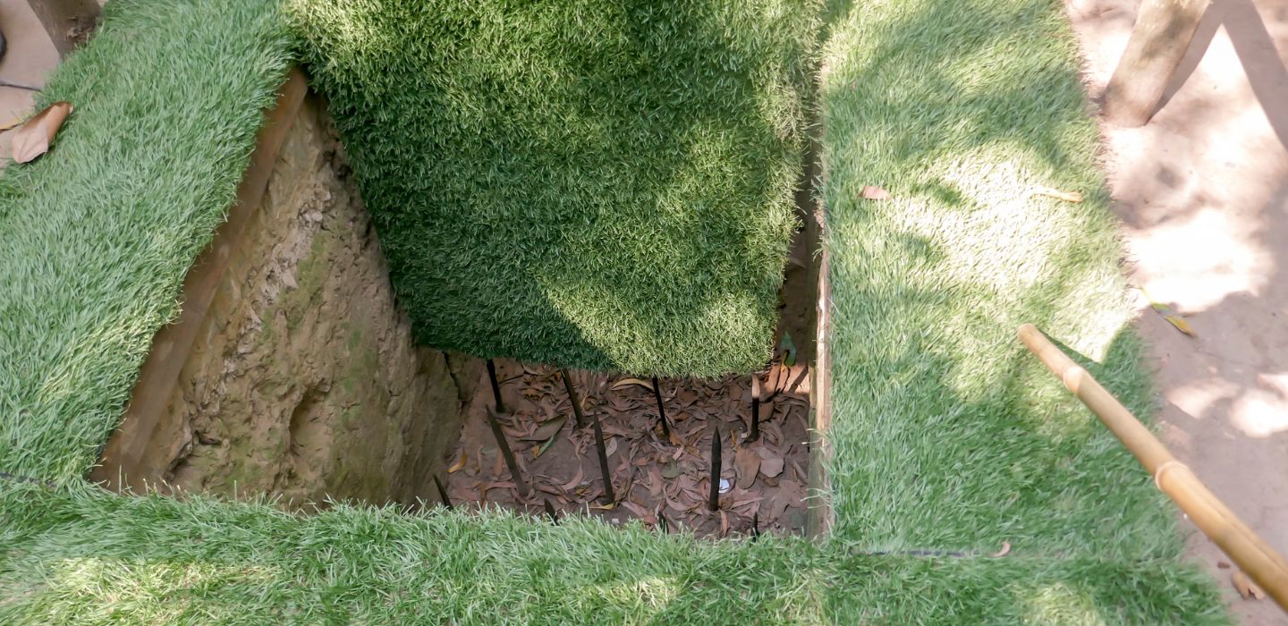 vietnam-beach-tour-4-cu-chi-tunnels