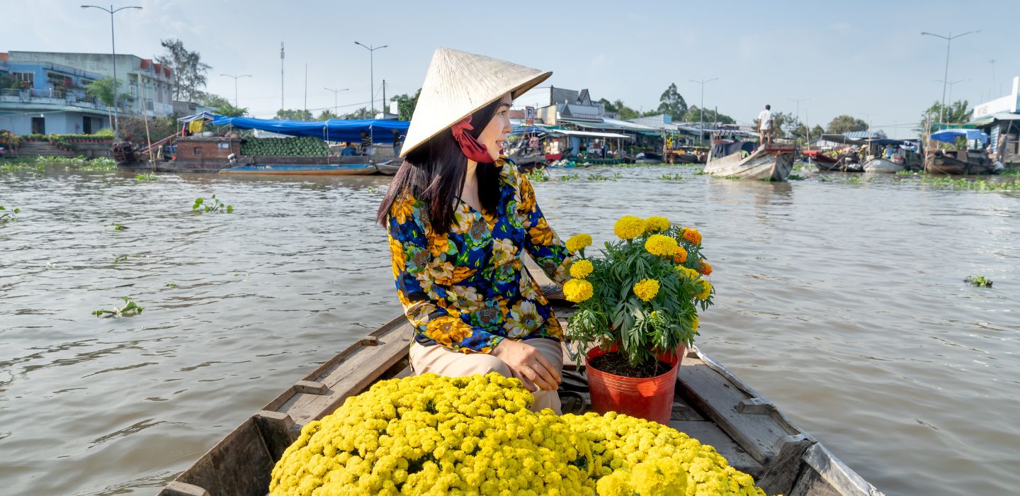 vietnam-beach-tour-8-mekong-boat