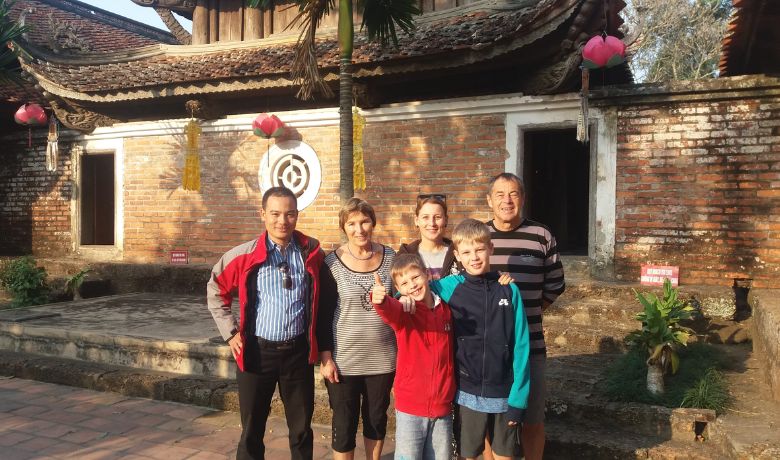 vietnam-family-travel-4-family-in-hanoi