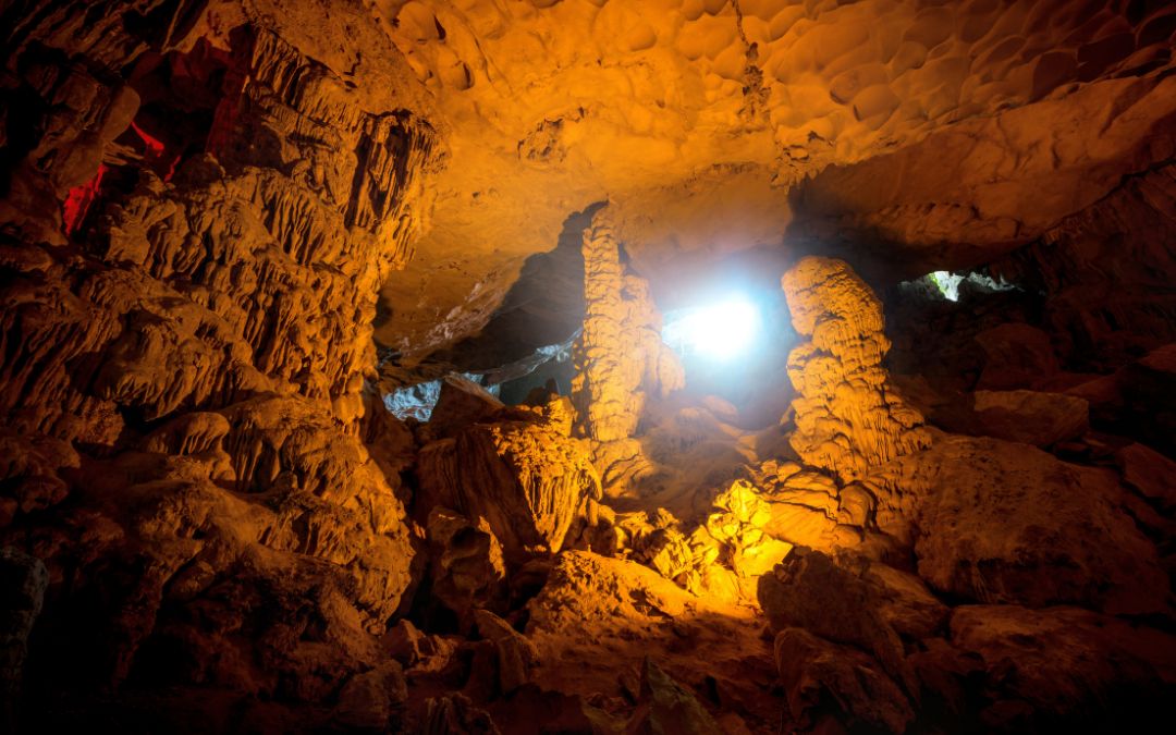 halong-bay-caves-3