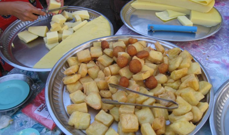 street-food-in-myanmar-10-shan-tofu