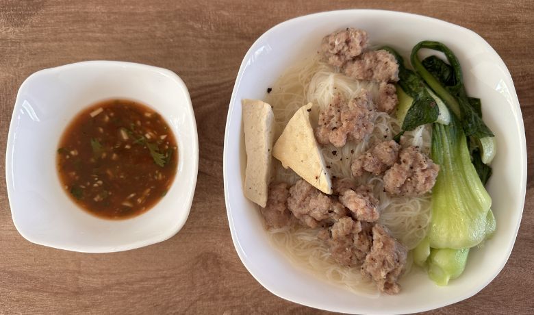 street-food-in-myanmar-12-kyay-oh