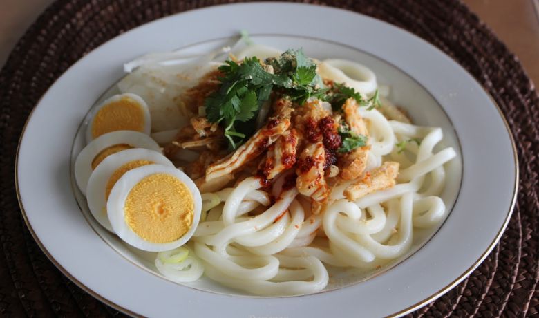 street-food-in-myanmar-2-nan-gyi-thoke