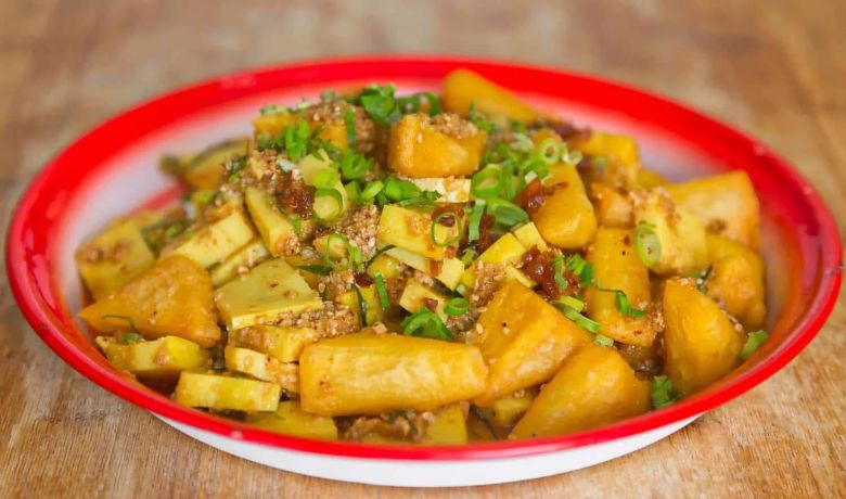 street-food-in-myanmar-20-tofu-salad