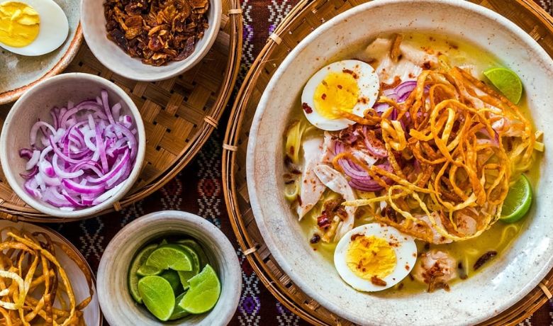 street-food-in-myanmar-3-ohn-no-khao-swe