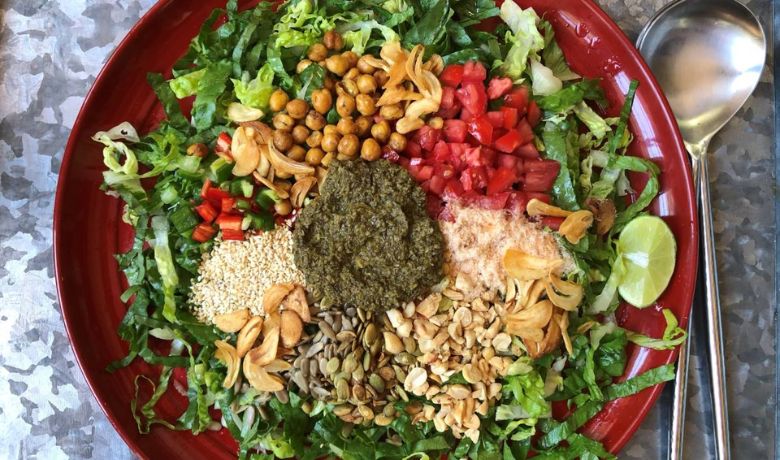 street-food-in-myanmar-4-lahpet-thoke