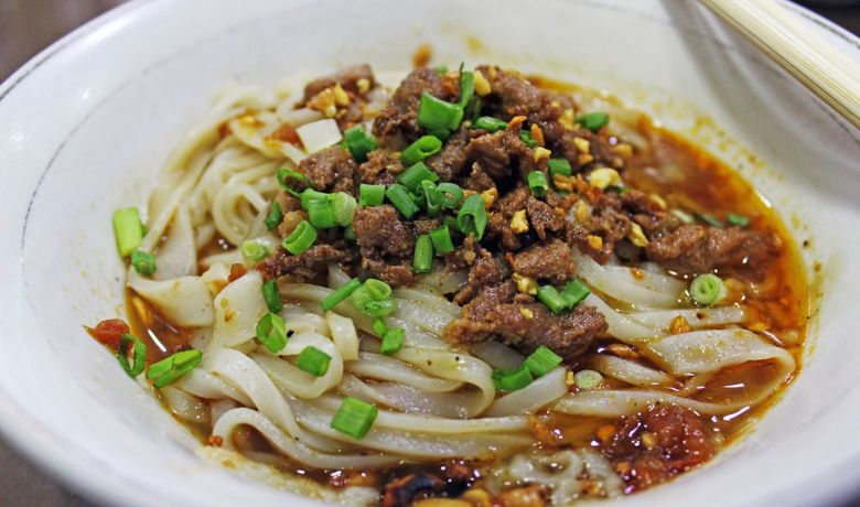 street-food-in-myanmar-9-shan-noodles