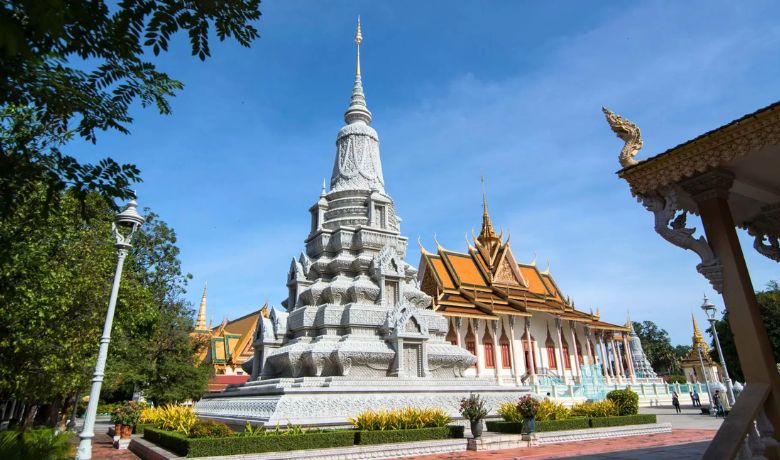visiting-cambodia-in-july-4-royal-palace