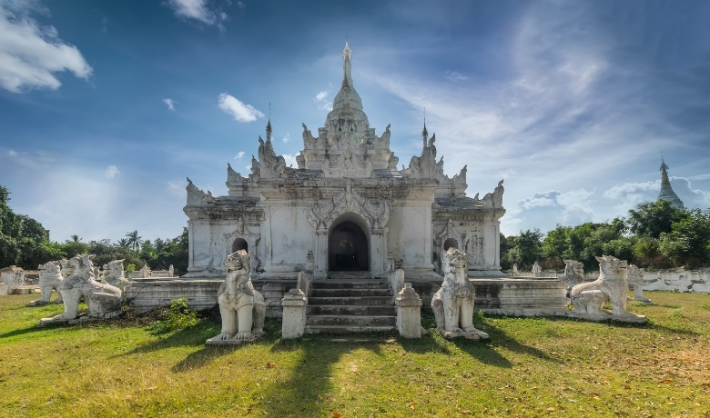inwa-myanmar-highlights-ancient-royal-ruins