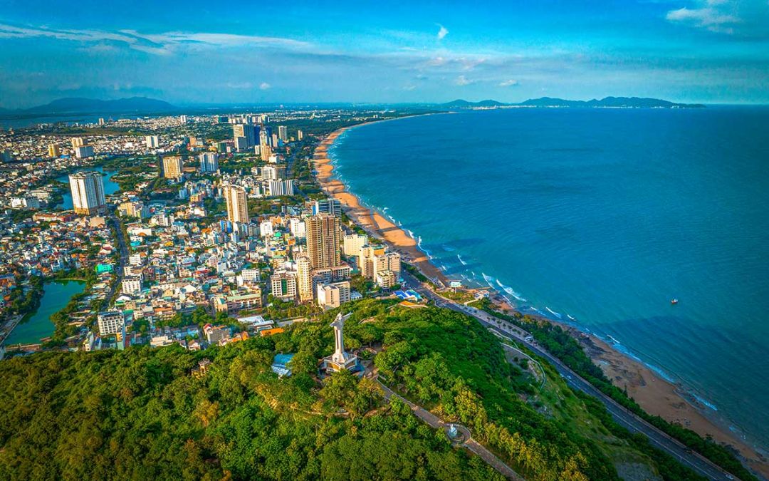 beach-town-in-vietnam-1