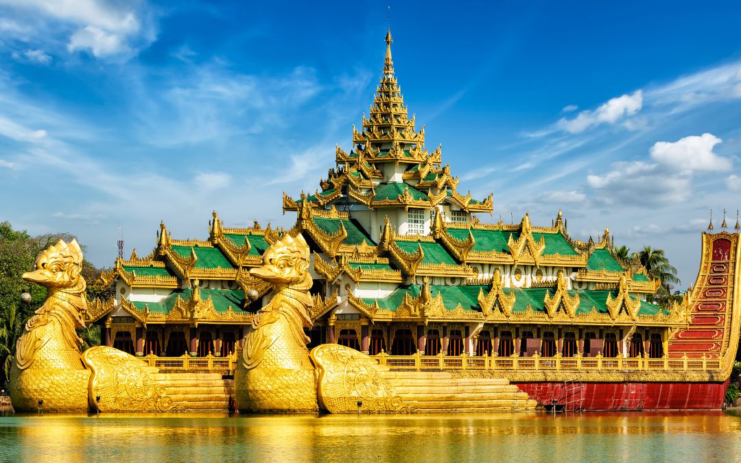 famous-pagodas-in-yangon-13