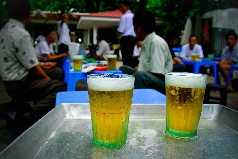 Bia-Hoi-Hanoi-1