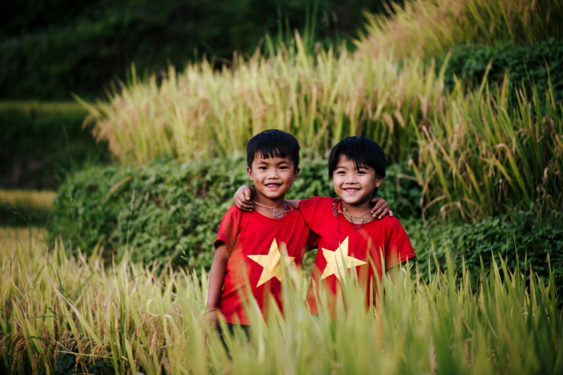 Friendly Vietnamese Locals Give The Warmest Welcome