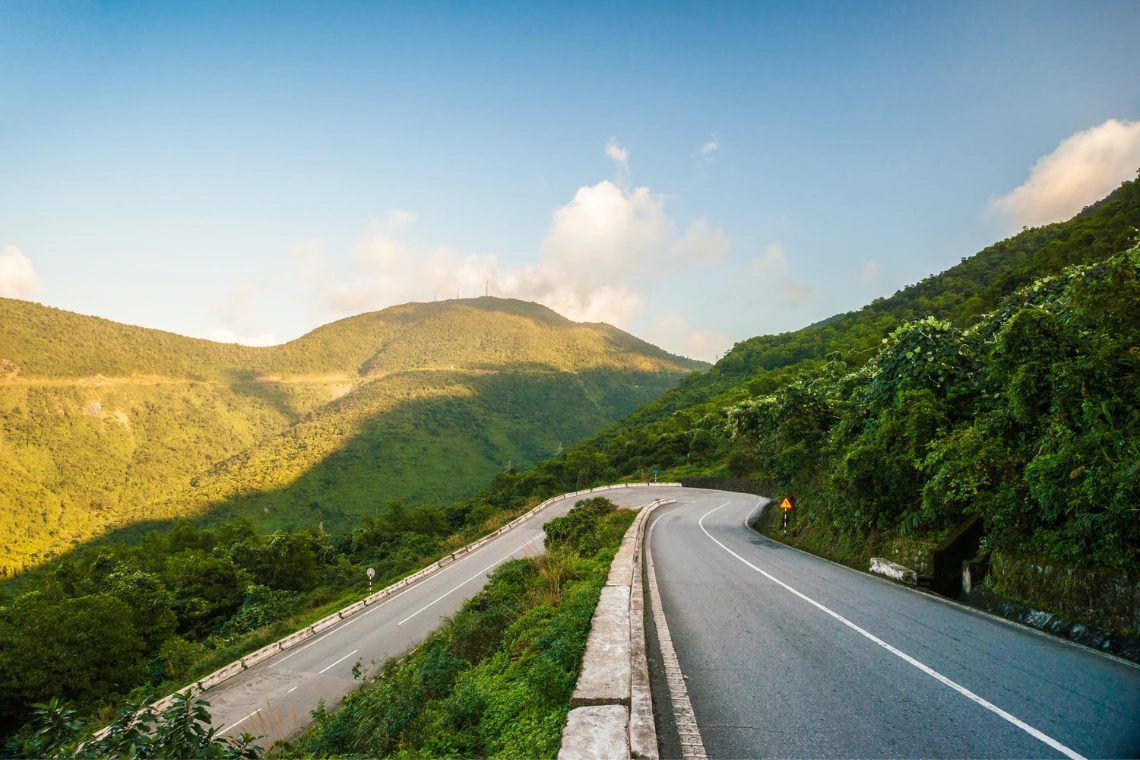 U Turn On Hai Van Pass