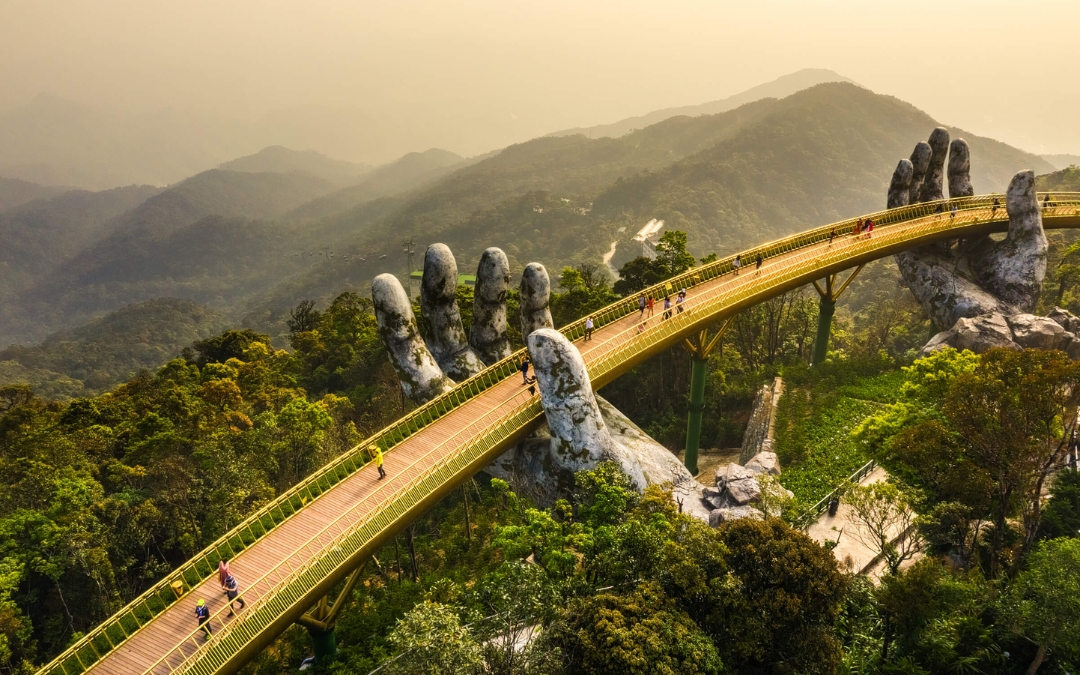 golden-bridge-in-vietnam-1