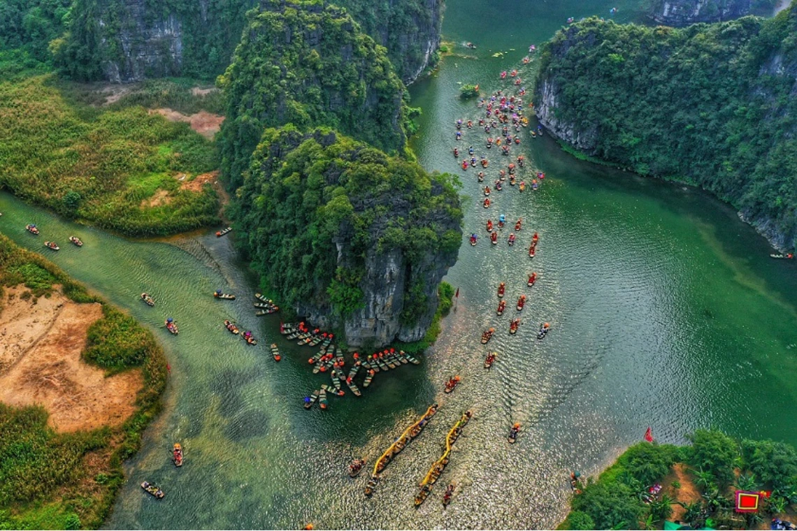A Boat Ride Through Trang An Grottoes Is A Must In Ninh Binh