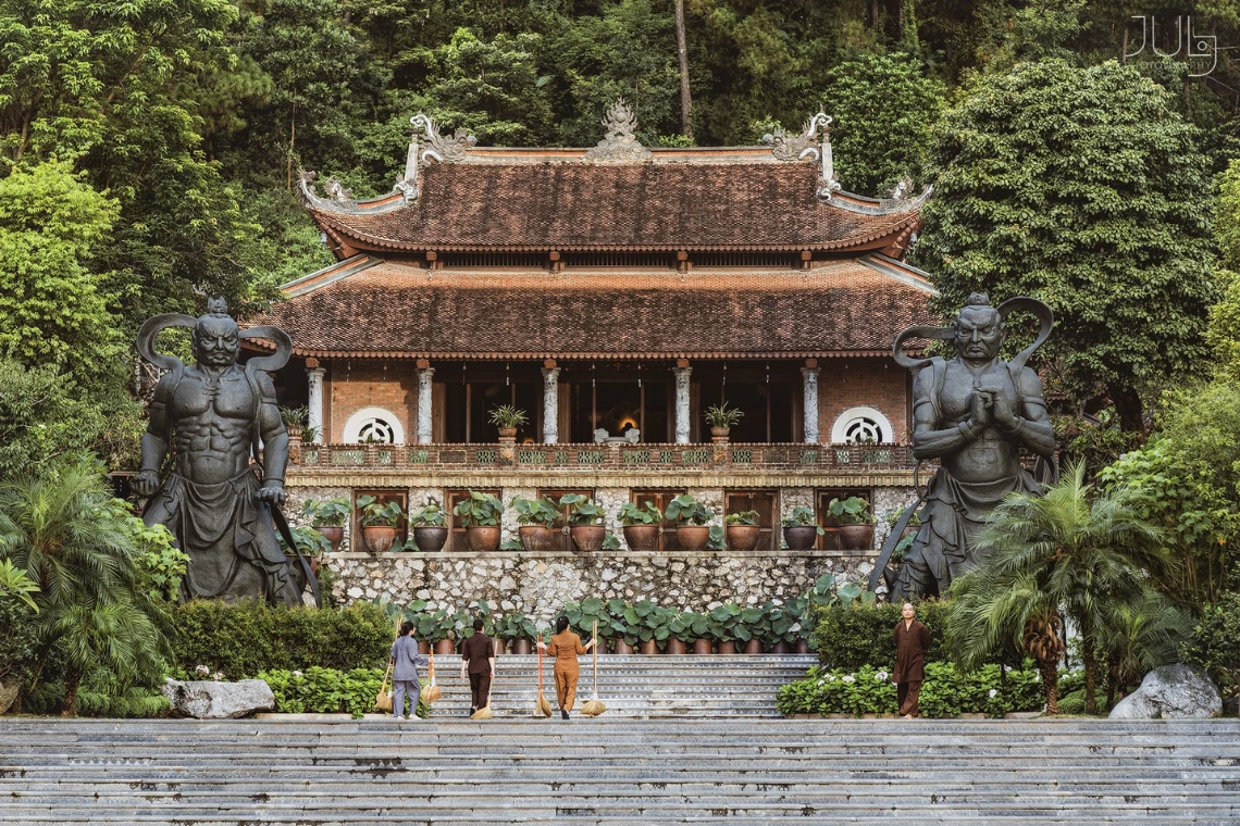 Dia Tang Phi Lai Tu Pagoda