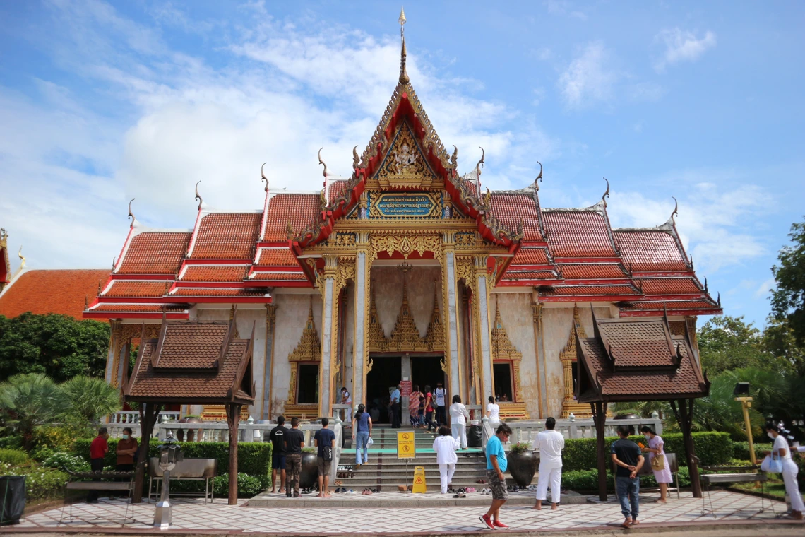 Dress Appropriately When Visit Temples In Thailand