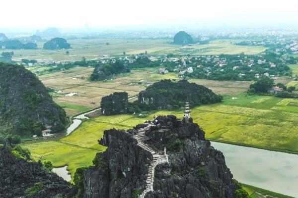 The Ultimate Guide For Ninh Binh Tour: From Tam Coc Boat Rides to Mua Cave Summits