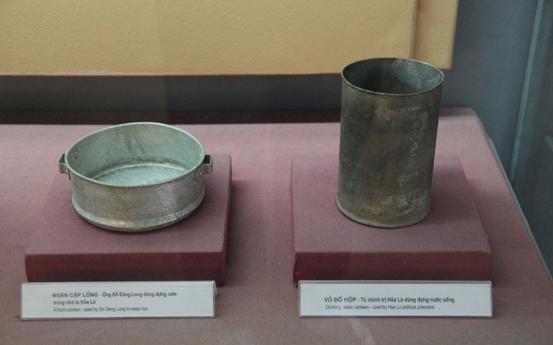 hoa-lo-prison-9