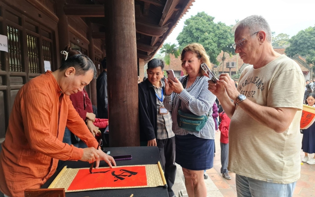 vietnam-tours-for-seniors-1