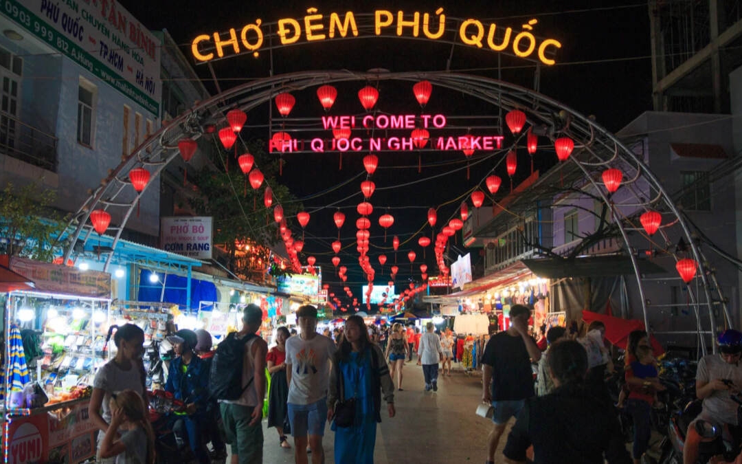 phu-quoc-night-market-1