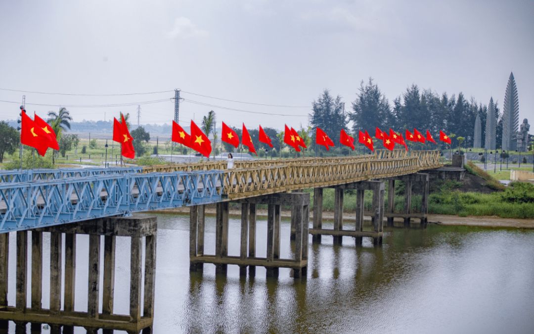 vietnam-war-locations-8-hien-luong-bridge
