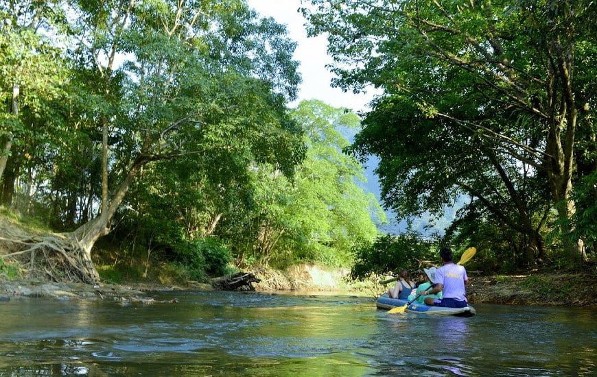 khao-sok-canoe-trip-1-1.jpg