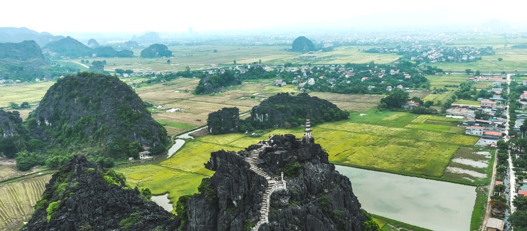 The Ultimate Guide For Ninh Binh Tour: From Tam Coc Boat Rides to Mua Cave Summits