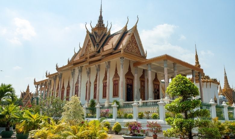 is-phnom-penh-worth-visiting-4