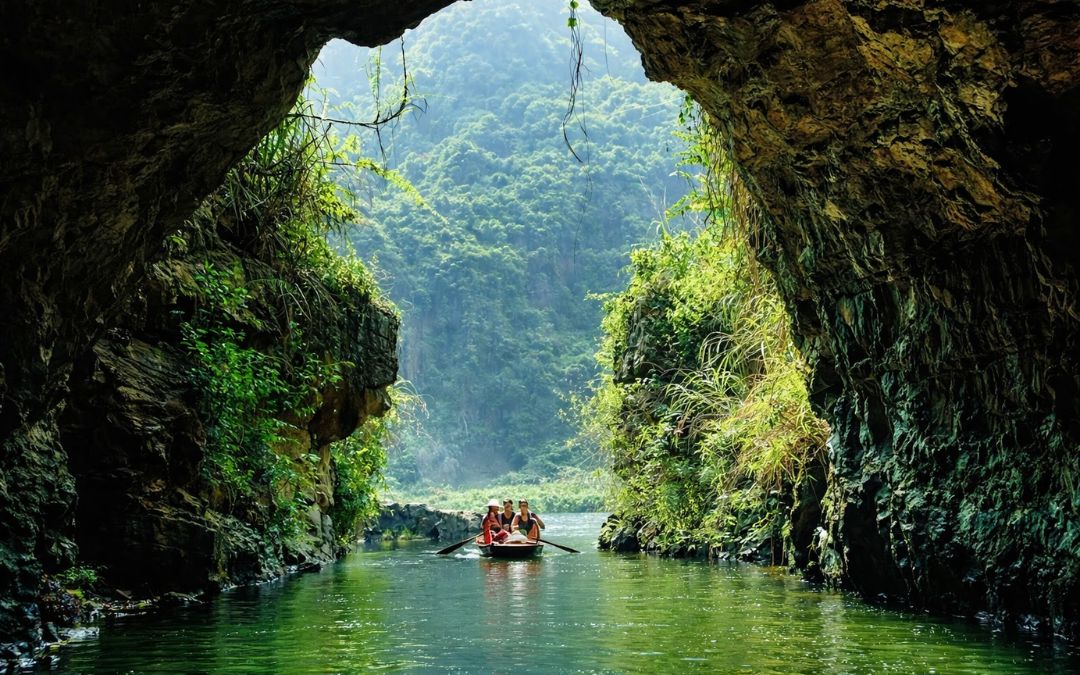 ninh-binh-boat-tour-tam-coc