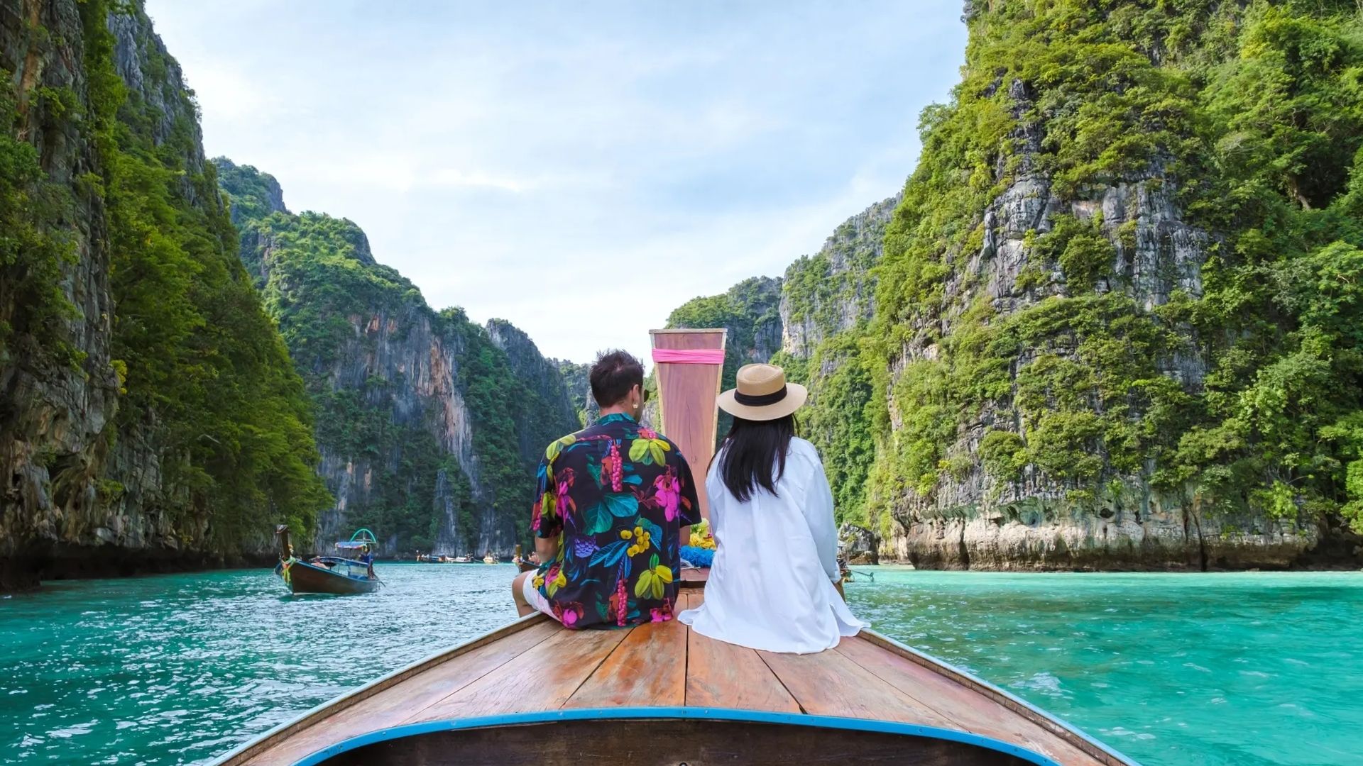 thailand-honeymoon-3-boat-trip-for-couple