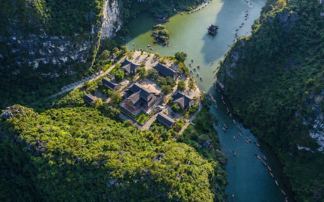 ninh-binh-boat-tour-trang-an-tour