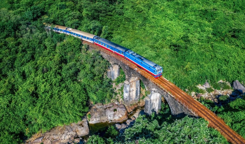Heritage-train-vietnam-4