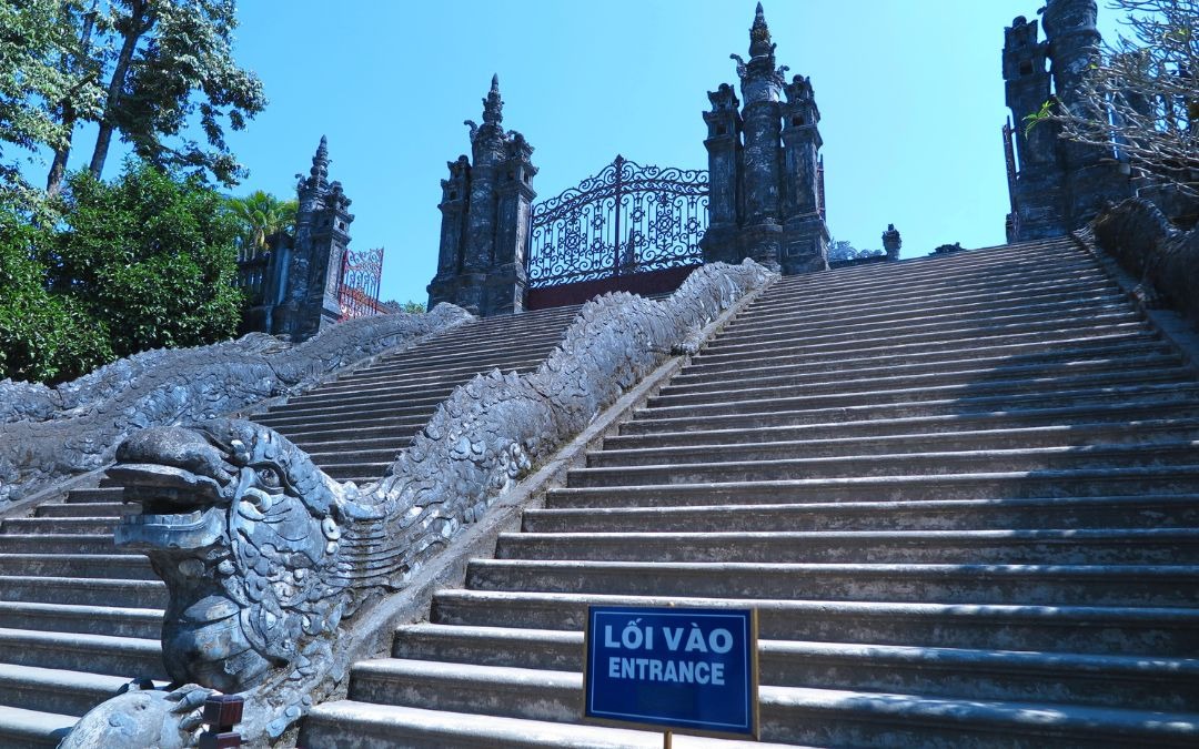 hue-tomb-architectural