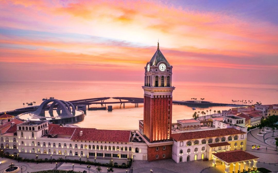 sunset-town-phu-quoc-Clock-Tower