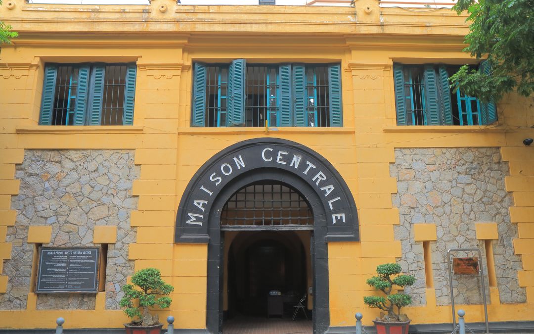 vietnam-museum-hoa-lo-prision
