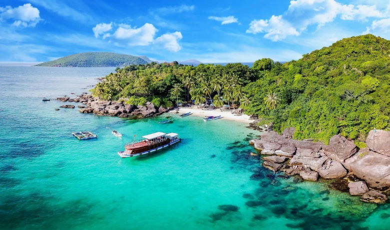 best-places-to-travel-in-asia-in-june-4