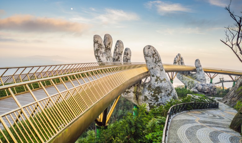 golden-bridge-danang-vietnam
