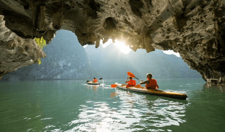 ha-long-bay-and-cat-ba-island-2