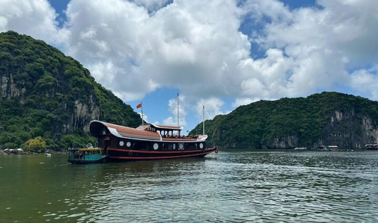ha-long-bay-and-cat-ba-island-3