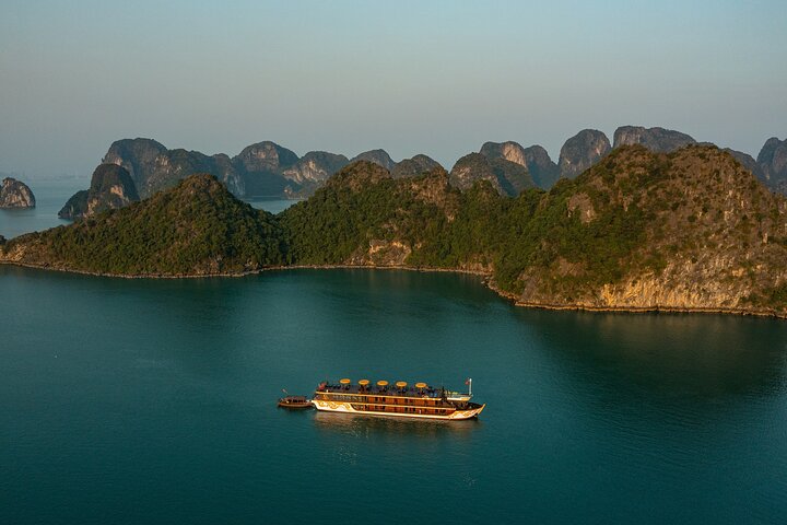 nostalgia-cruises-ha-long