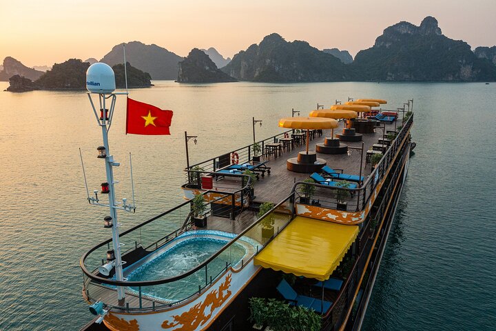 nostalgia-cruises-ha-long
