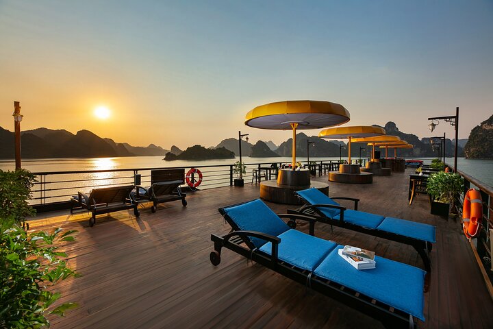nostalgia-cruises-ha-long