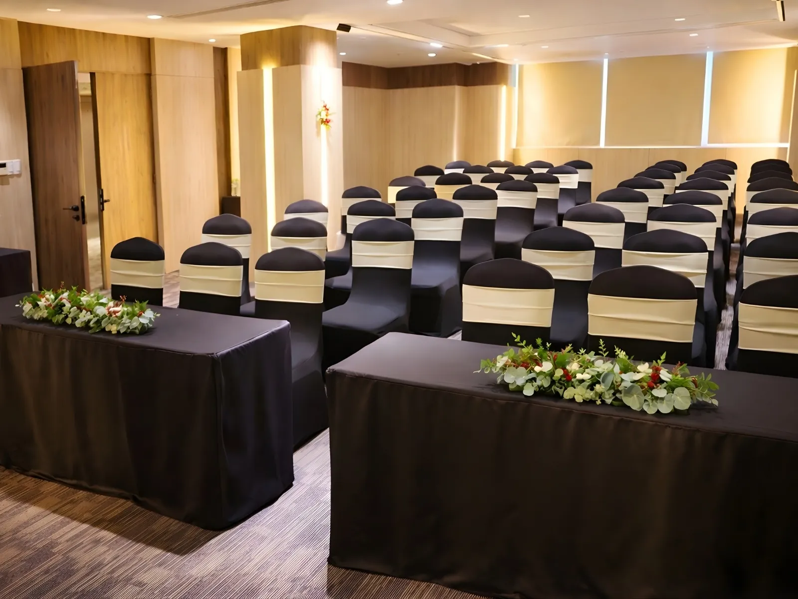 aquari-saigon-hotel