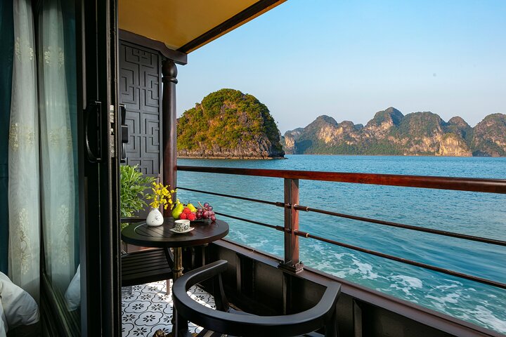 nostalgia-cruises-ha-long