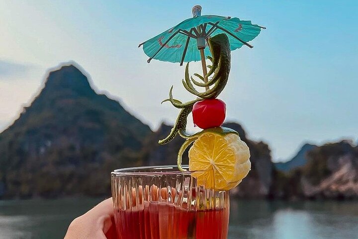 nostalgia-cruises-ha-long