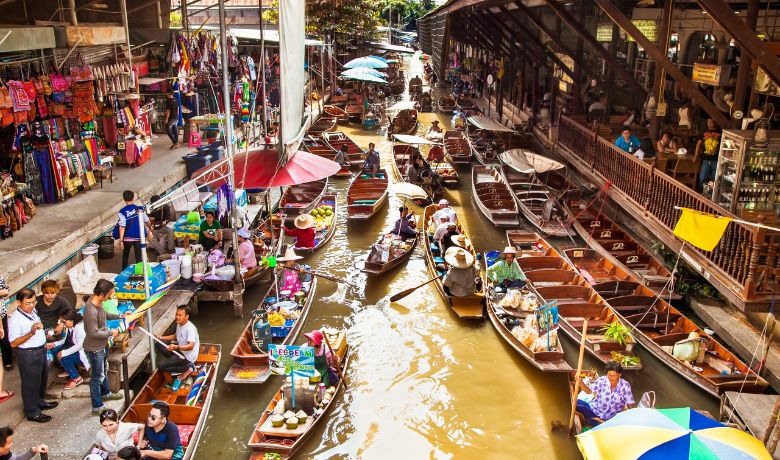 damnoen-saduak-floating-market-thailand