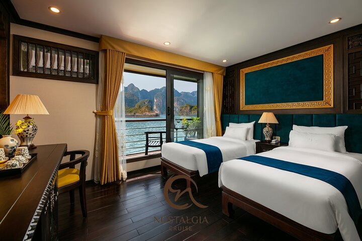 nostalgia-cruises-ha-long