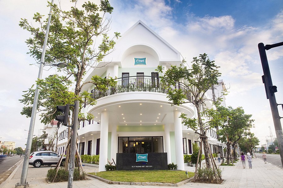 emm-hotel-hue